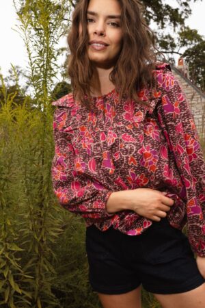 The Countryside Poplin Ruffle Blouse - Vineyard Blooms in Pinot